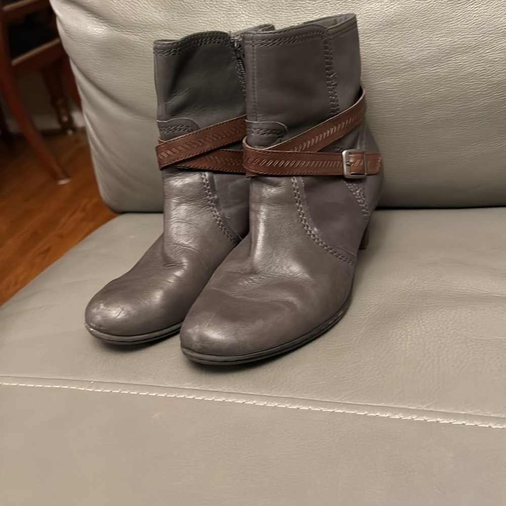 Rockport Gray Leather Ankle Heeled Booties Size 10n